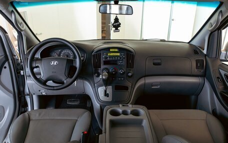 Hyundai Grand Starex Grand Starex I рестайлинг 2, 2011 год, 1 795 000 рублей, 15 фотография