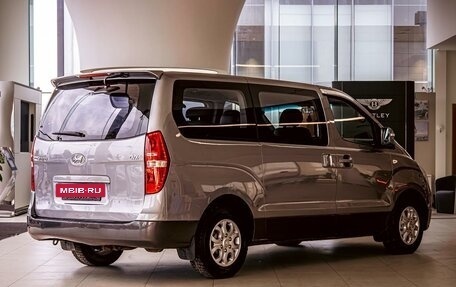 Hyundai Grand Starex Grand Starex I рестайлинг 2, 2011 год, 1 795 000 рублей, 6 фотография