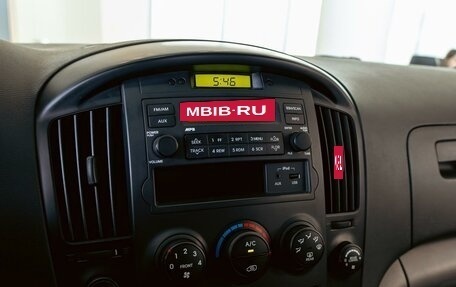 Hyundai Grand Starex Grand Starex I рестайлинг 2, 2011 год, 1 795 000 рублей, 14 фотография