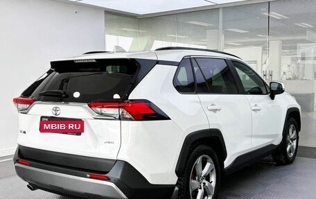Toyota RAV4, 2021 год, 4 049 000 рублей, 6 фотография