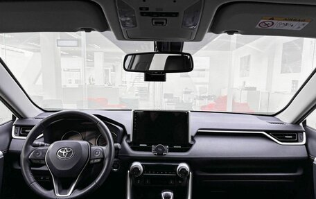 Toyota RAV4, 2021 год, 4 049 000 рублей, 17 фотография