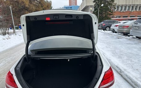 Mercedes-Benz E-Класс, 2019 год, 3 550 000 рублей, 4 фотография