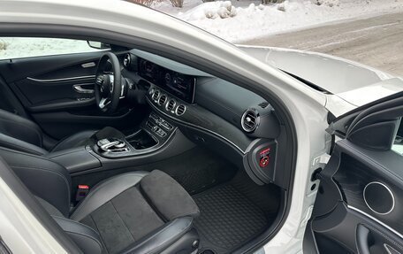 Mercedes-Benz E-Класс, 2019 год, 3 550 000 рублей, 9 фотография