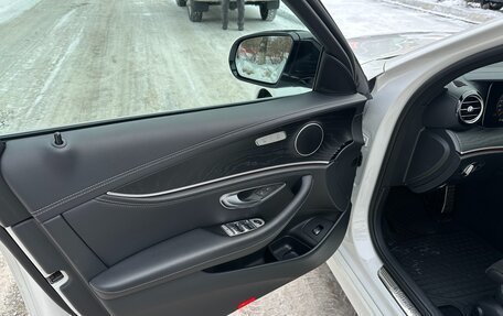 Mercedes-Benz E-Класс, 2019 год, 3 550 000 рублей, 8 фотография