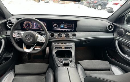 Mercedes-Benz E-Класс, 2019 год, 3 550 000 рублей, 11 фотография