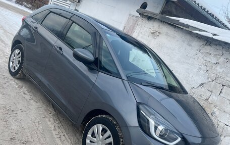 Honda Fit, 2020 год, 1 500 000 рублей, 1 фотография