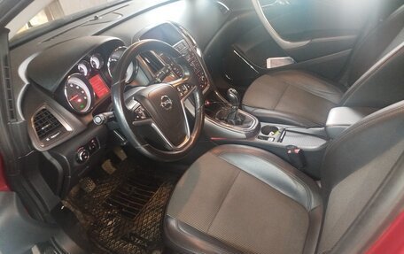 Opel Astra J, 2011 год, 900 000 рублей, 3 фотография