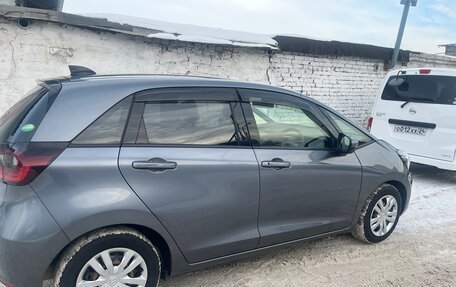 Honda Fit, 2020 год, 1 500 000 рублей, 2 фотография