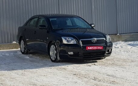 Toyota Avensis III рестайлинг, 2004 год, 749 000 рублей, 1 фотография