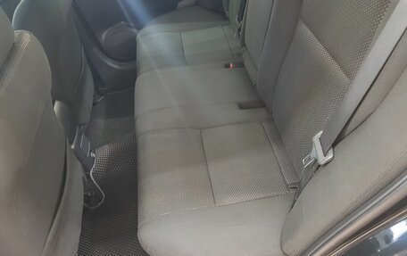 Toyota Avensis III рестайлинг, 2004 год, 749 000 рублей, 13 фотография