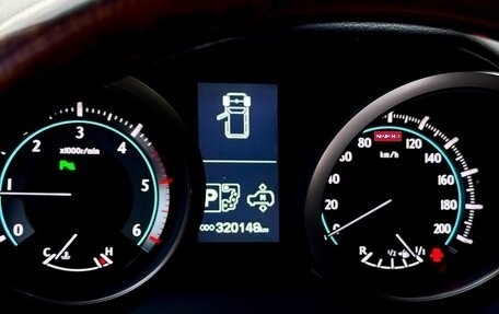 Toyota Land Cruiser Prado 150 рестайлинг 2, 2011 год, 2 500 000 рублей, 9 фотография