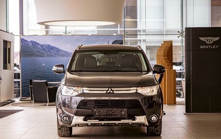 Mitsubishi Outlander III рестайлинг 3, 2014 год, 1 295 000 рублей, 2 фотография