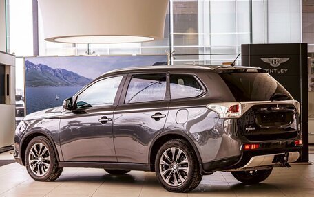 Mitsubishi Outlander III рестайлинг 3, 2014 год, 1 295 000 рублей, 4 фотография