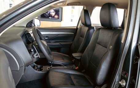 Mitsubishi Outlander III рестайлинг 3, 2014 год, 1 295 000 рублей, 11 фотография