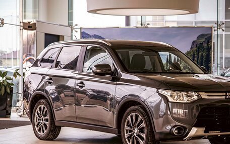 Mitsubishi Outlander III рестайлинг 3, 2014 год, 1 295 000 рублей, 7 фотография