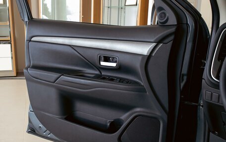 Mitsubishi Outlander III рестайлинг 3, 2014 год, 1 295 000 рублей, 12 фотография