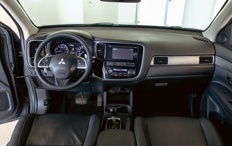 Mitsubishi Outlander III рестайлинг 3, 2014 год, 1 295 000 рублей, 16 фотография