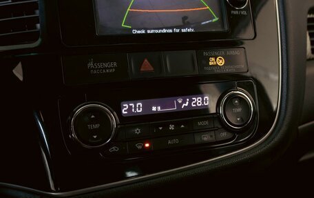 Mitsubishi Outlander III рестайлинг 3, 2014 год, 1 295 000 рублей, 15 фотография