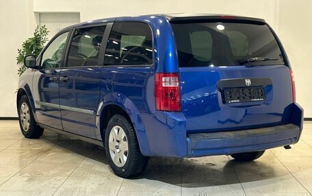 Dodge Caravan V, 2010 год, 900 000 рублей, 4 фотография