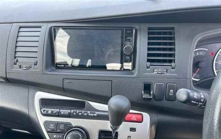 Toyota ISis I, 2016 год, 1 112 020 рублей, 6 фотография