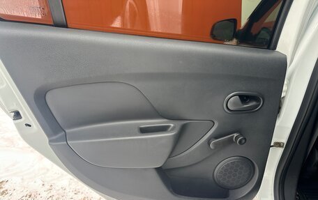 Renault Logan II, 2020 год, 799 000 рублей, 12 фотография