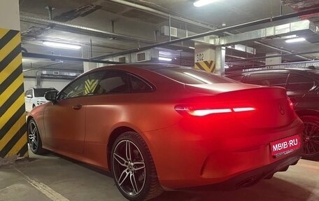 Mercedes-Benz E-Класс, 2019 год, 4 000 000 рублей, 1 фотография