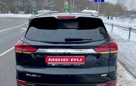 Geely Atlas, 2023 год, 2 100 000 рублей, 3 фотография