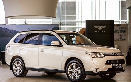 Mitsubishi Outlander III рестайлинг 3, 2013 год, 1 195 000 рублей, 3 фотография