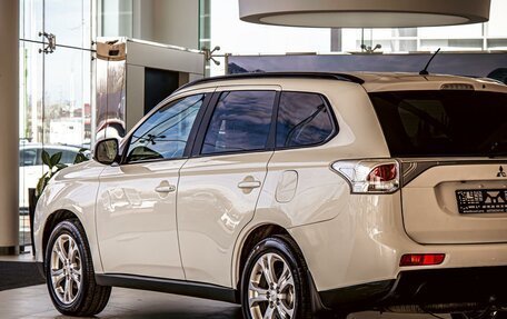 Mitsubishi Outlander III рестайлинг 3, 2013 год, 1 195 000 рублей, 9 фотография