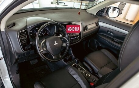 Mitsubishi Outlander III рестайлинг 3, 2013 год, 1 195 000 рублей, 13 фотография