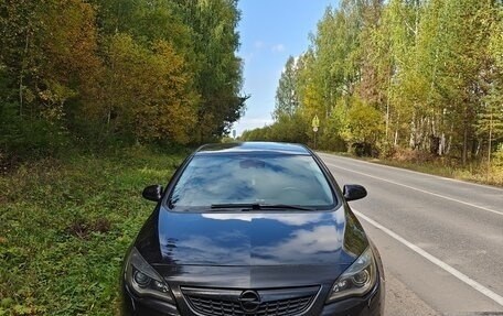 Opel Astra J, 2010 год, 830 000 рублей, 1 фотография