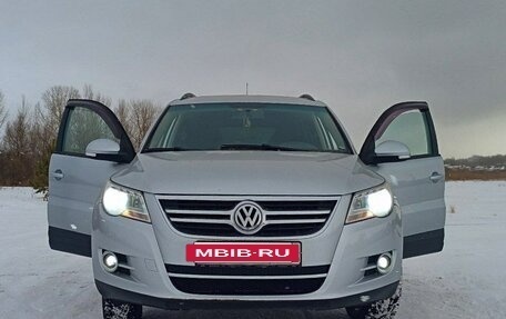 Volkswagen Tiguan I, 2010 год, 1 230 000 рублей, 2 фотография