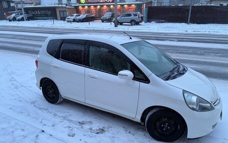 Honda Fit III, 2001 год, 450 000 рублей, 2 фотография