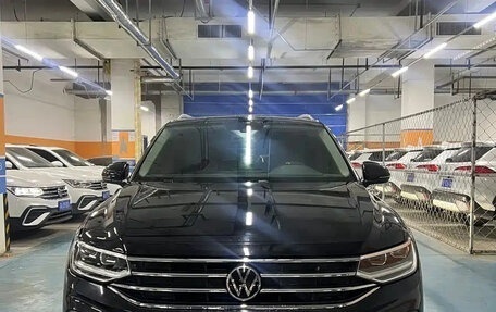 Volkswagen Tiguan II, 2023 год, 2 603 911 рублей, 2 фотография