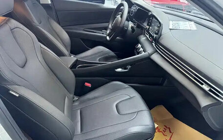 Hyundai Elantra, 2023 год, 1 407 000 рублей, 12 фотография