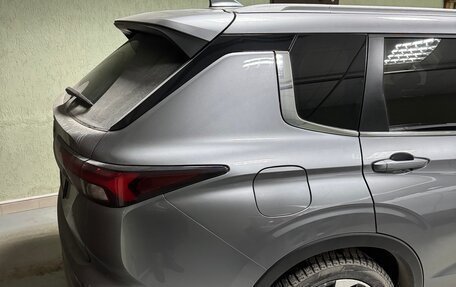 Mitsubishi Outlander, 2022 год, 3 700 000 рублей, 3 фотография