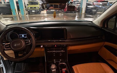 KIA Carnival, 2021 год, 3 800 000 рублей, 13 фотография