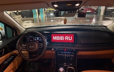 KIA Carnival, 2021 год, 3 800 000 рублей, 16 фотография