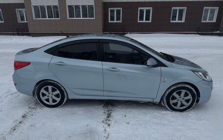 Hyundai Solaris II рестайлинг, 2011 год, 780 000 рублей, 5 фотография