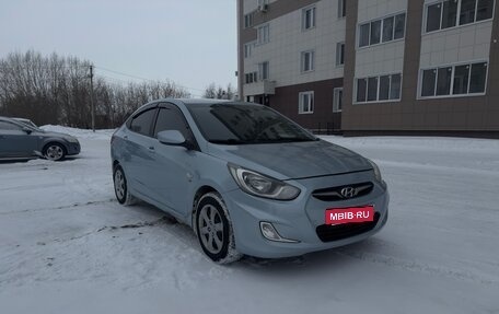 Hyundai Solaris II рестайлинг, 2011 год, 780 000 рублей, 2 фотография