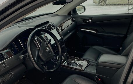 Toyota Camry, 2017 год, 2 290 000 рублей, 10 фотография