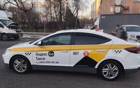 Hyundai Elantra VI рестайлинг, 2019 год, 1 300 000 рублей, 7 фотография