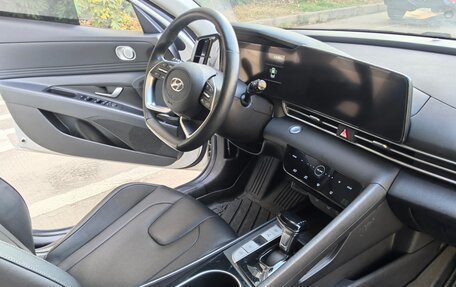 Hyundai Elantra, 2022 год, 1 550 000 рублей, 10 фотография