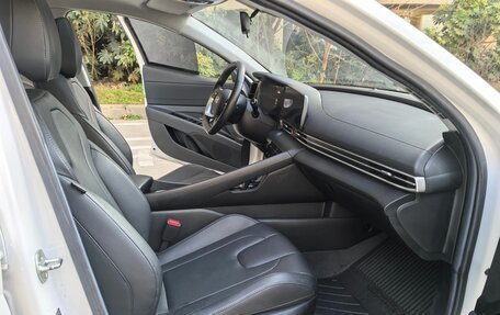 Hyundai Elantra, 2022 год, 1 550 000 рублей, 9 фотография