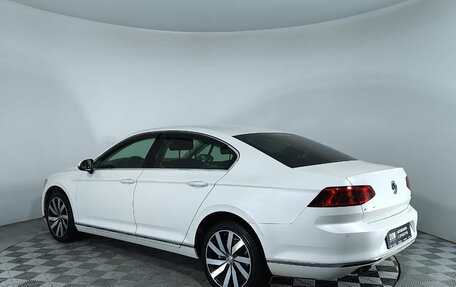 Volkswagen Passat B8 рестайлинг, 2015 год, 1 649 000 рублей, 7 фотография