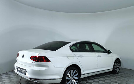 Volkswagen Passat B8 рестайлинг, 2015 год, 1 649 000 рублей, 5 фотография