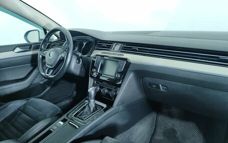 Volkswagen Passat B8 рестайлинг, 2015 год, 1 649 000 рублей, 14 фотография