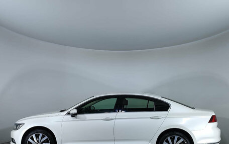 Volkswagen Passat B8 рестайлинг, 2015 год, 1 649 000 рублей, 8 фотография