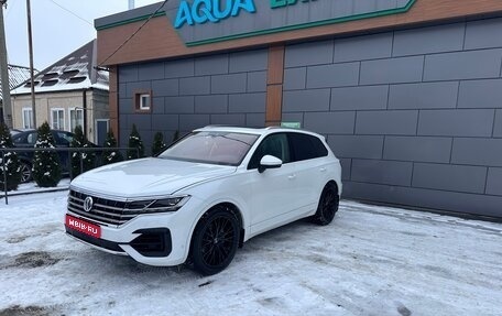 Volkswagen Touareg III, 2018 год, 4 190 000 рублей, 1 фотография