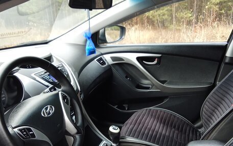 Hyundai Elantra V, 2011 год, 700 000 рублей, 4 фотография